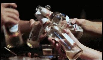女子路边摊烤串吐槽,价格与美味的变形记 女子路边摊烤串吐槽,价格与美味的变形记