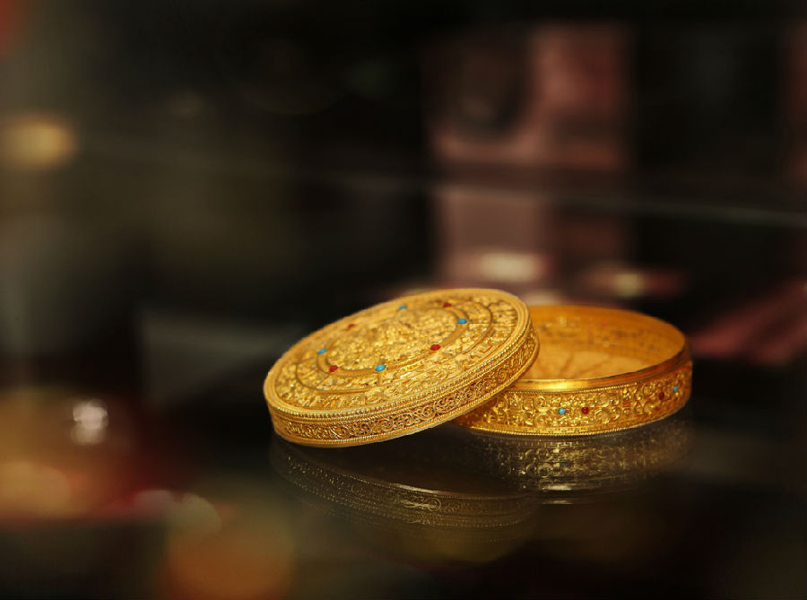 黄金大跌带崩黄金爱马仕老铺黄金，一场金融风暴的微观视角