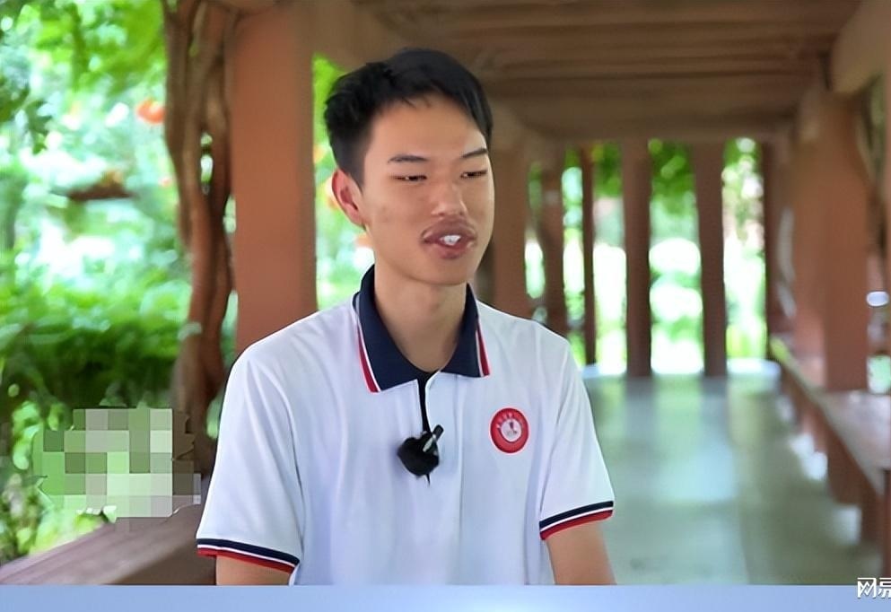 河南一考生高考703分，梦想照进现实的瞬间