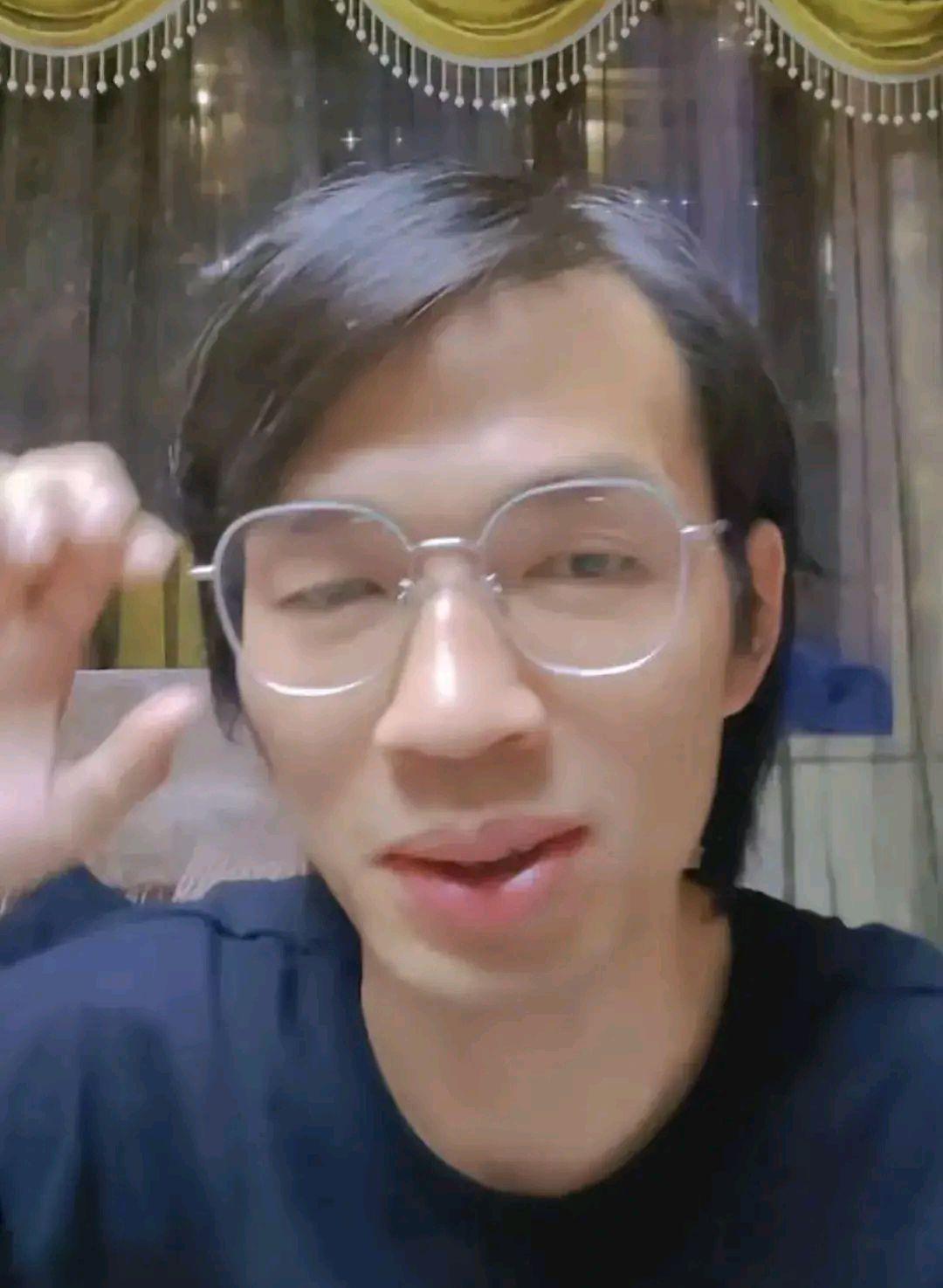 美国骑行博主在广西农村被请吃饭