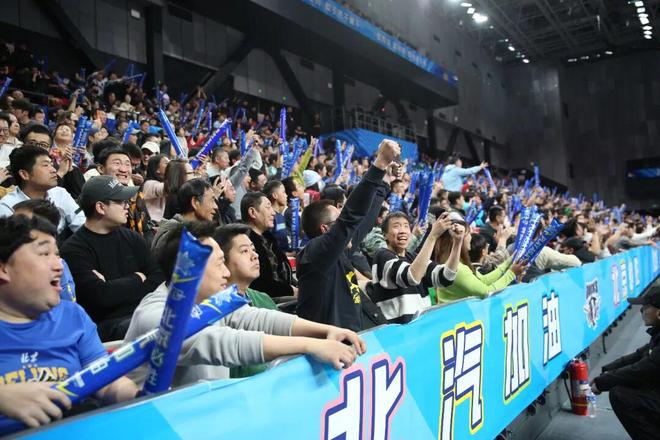 工体之夜，球迷与球员的共鸣——一场关于热爱与支持的交响乐