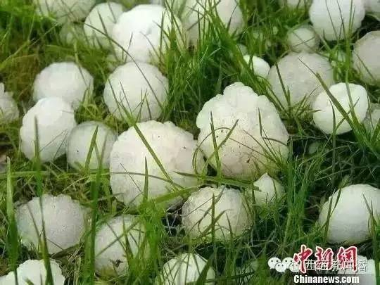 山西朔州突降冰雹，一场突如其来的自然奇观